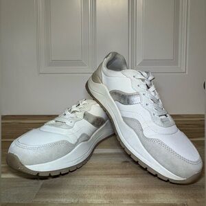 Time and Tru Women's Sneakers in White and Silver